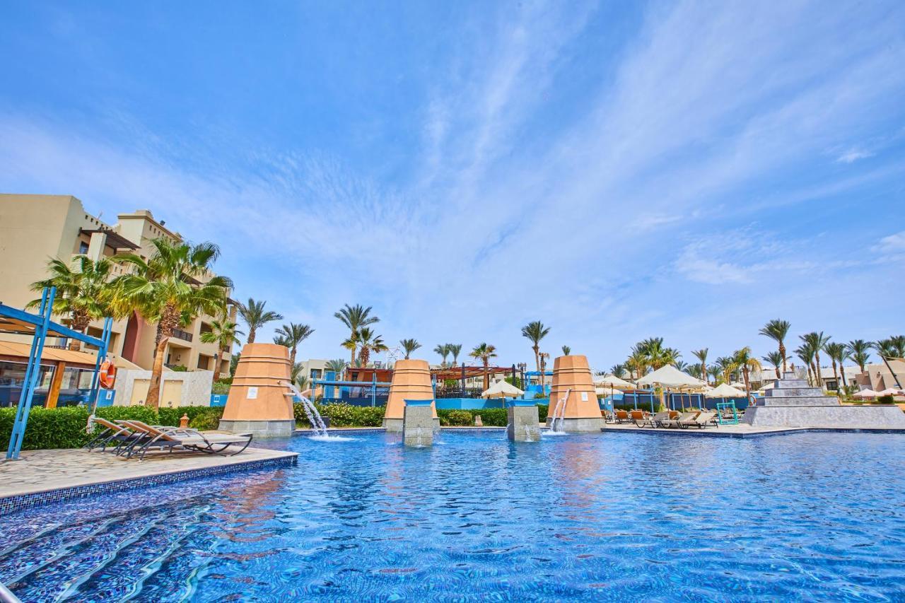 Pickalbatros Sands Port Ghalib Exterior photo The swimming pool at the Hilton Sharm El Sheikh