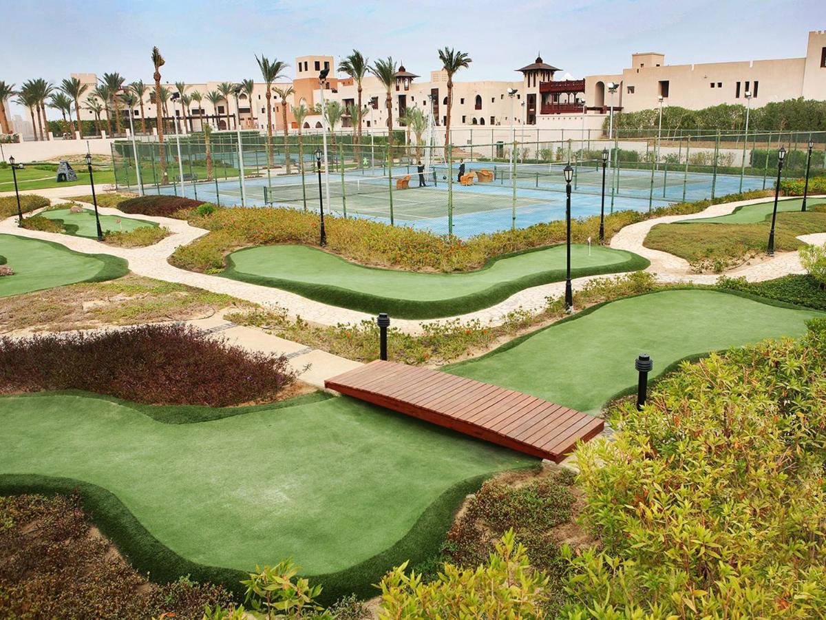 Pickalbatros Sands Port Ghalib Exterior photo Golf course at the resort