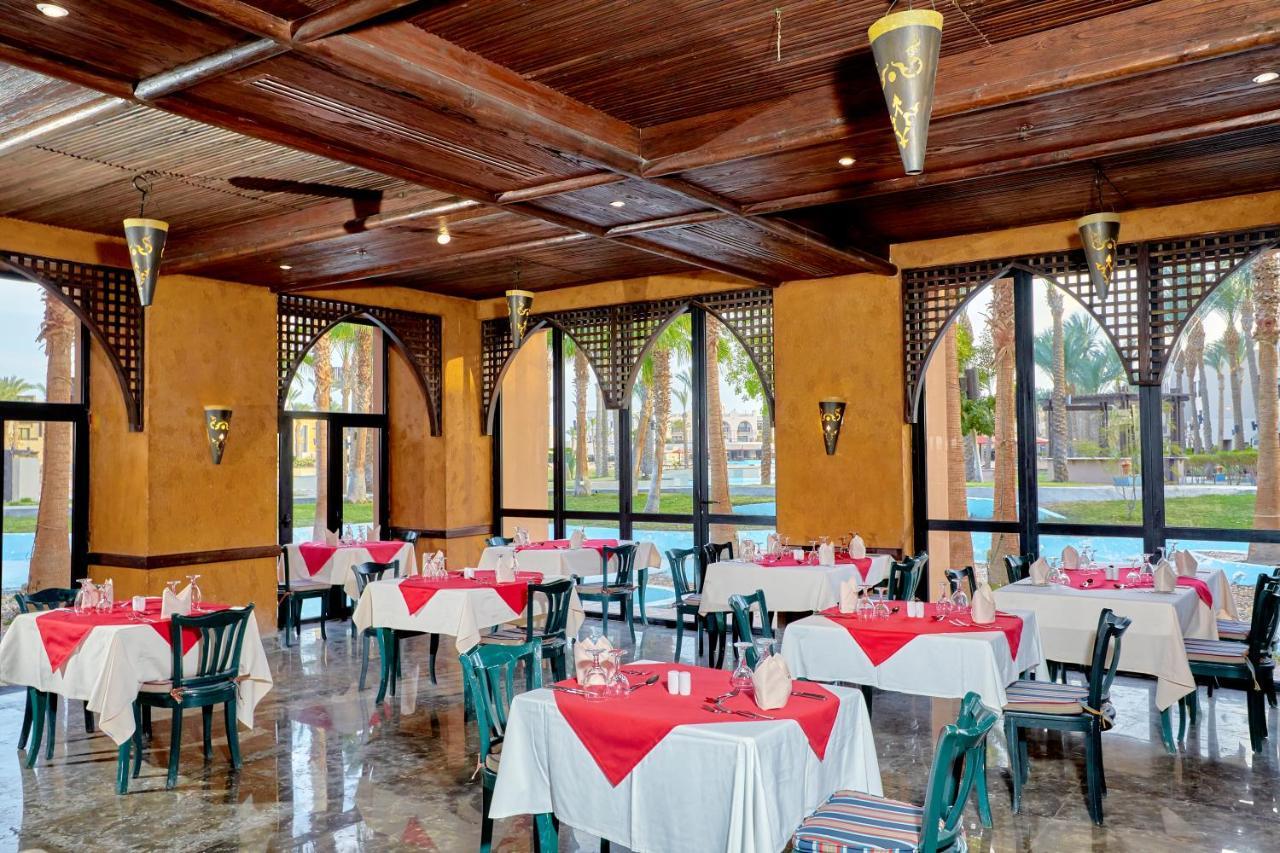 Pickalbatros Sands Port Ghalib Exterior photo Restaurant