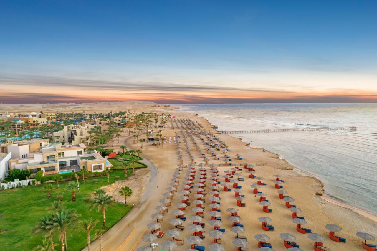 Pickalbatros Sands Port Ghalib Exterior photo Aerial view of the beach at the Hilton Ras Al Khaimah