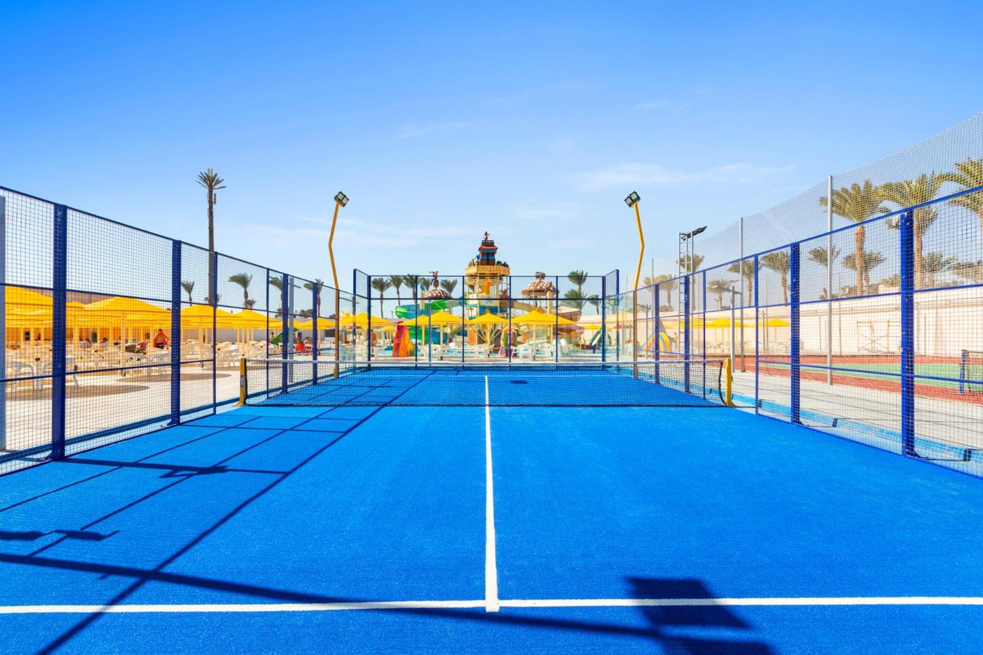 Pickalbatros Sands Port Ghalib Exterior photo A paddle tennis court