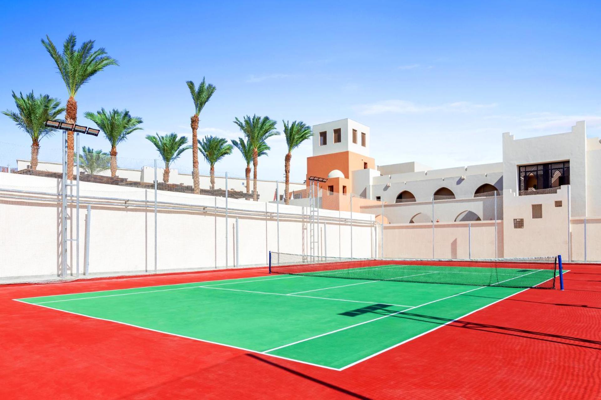 Pickalbatros Sands Port Ghalib Exterior photo Tennis court at the resort