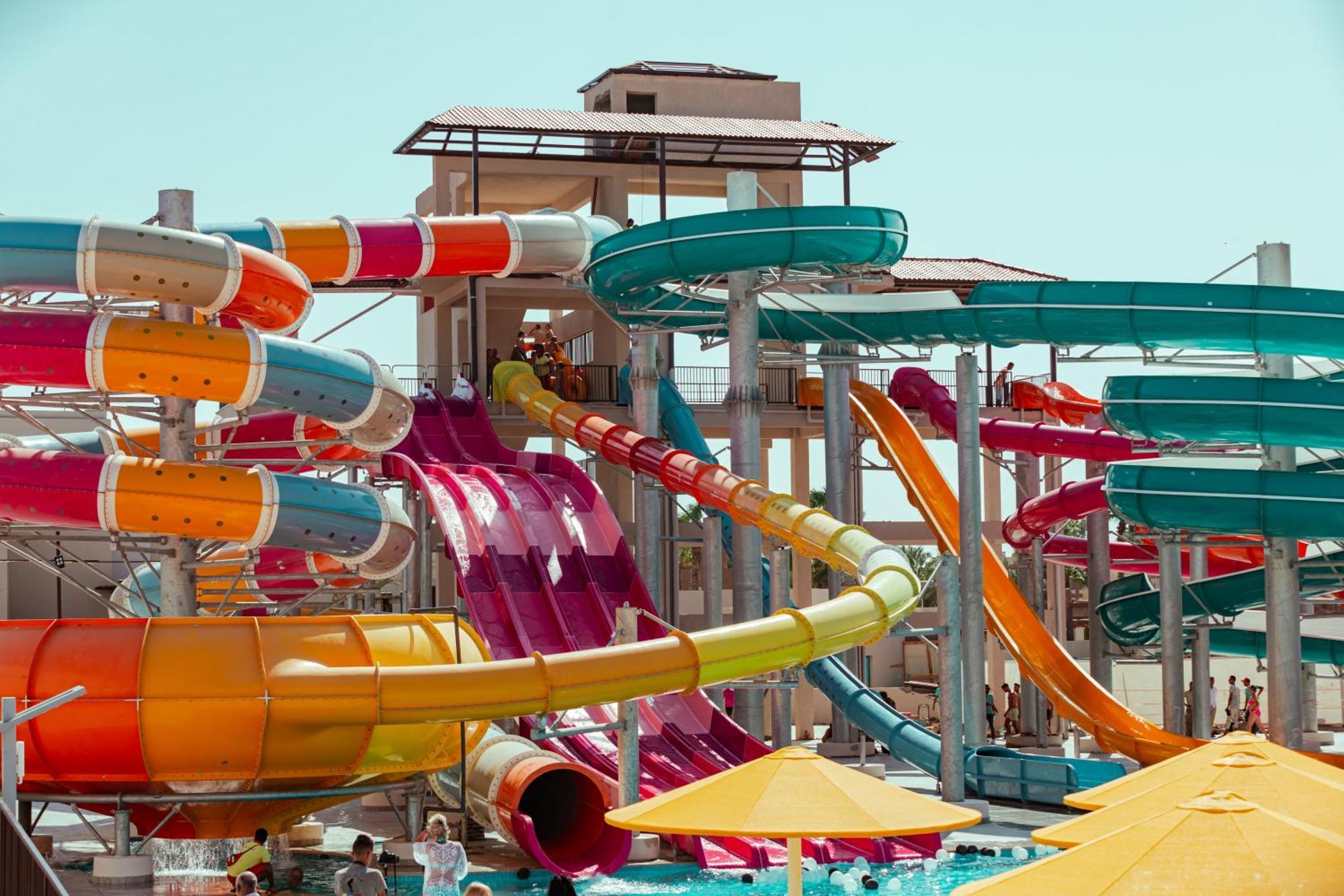 Pickalbatros Sands Port Ghalib Exterior photo The water park