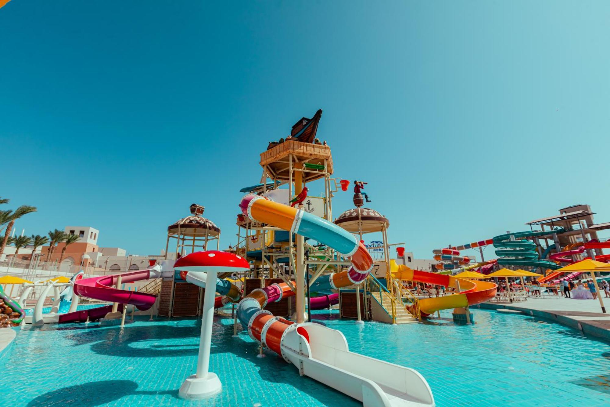 Pickalbatros Sands Port Ghalib Exterior photo The Land of Legends Theme Park