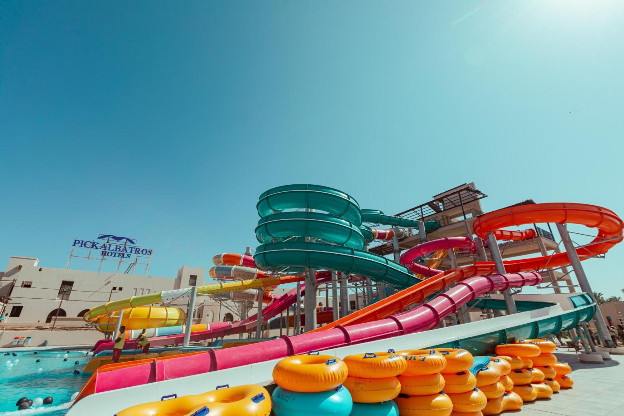 Pickalbatros Sands Port Ghalib Exterior photo The water park