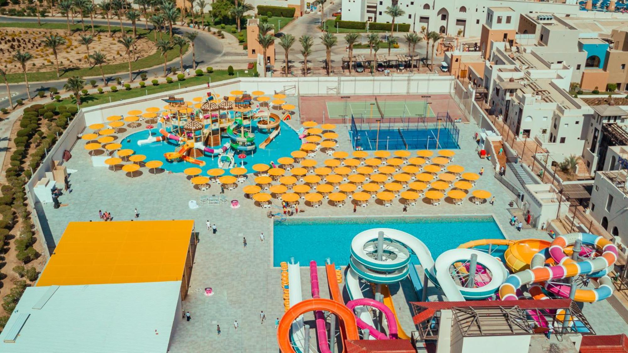 Pickalbatros Sands Port Ghalib Exterior photo Aerial view of the park